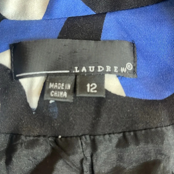 Laudrew Abstract One Button Crop Blazer 12 - Picture 5 of 10